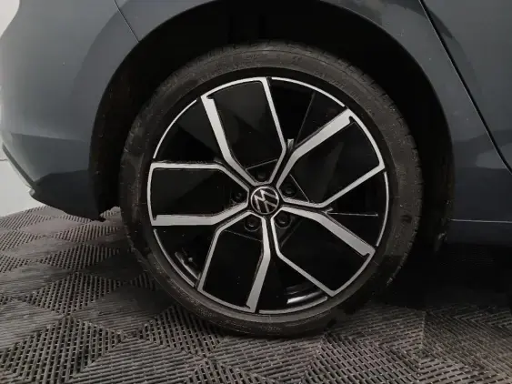 VOLKSWAGEN GOLF VIII - voiture d'occasion - Photo 22