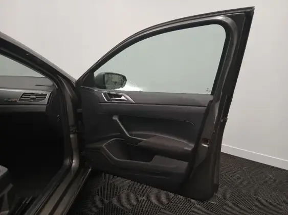 VOLKSWAGEN POLO VI - voiture d'occasion - Photo 19