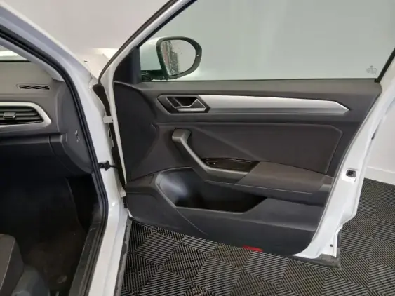 VOLKSWAGEN T-ROC - voiture d'occasion - Photo 18