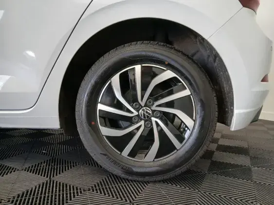 VOLKSWAGEN POLO VI - voiture d'occasion - Photo 21