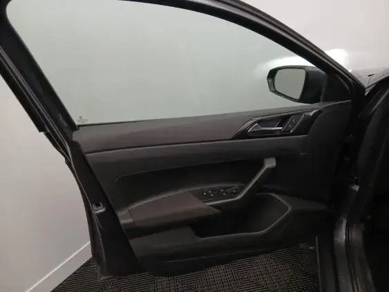 VOLKSWAGEN POLO VI - voiture d'occasion - Photo 17