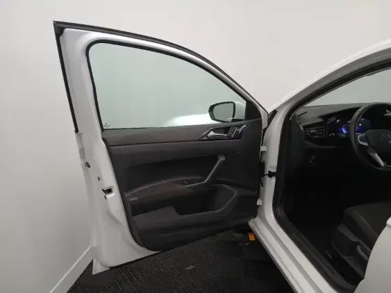 VOLKSWAGEN POLO VI - voiture d'occasion - Photo 17