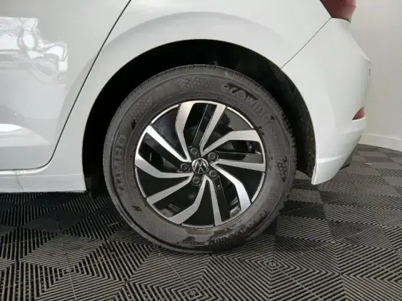 VOLKSWAGEN POLO VI - voiture d'occasion - Photo 21