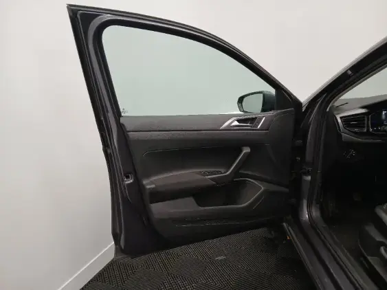 VOLKSWAGEN POLO VI - voiture d'occasion - Photo 17