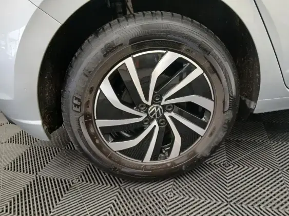 VOLKSWAGEN POLO VI - voiture d'occasion - Photo 21