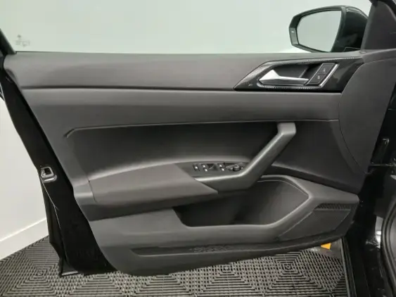 VOLKSWAGEN POLO VI - voiture d'occasion - Photo 16