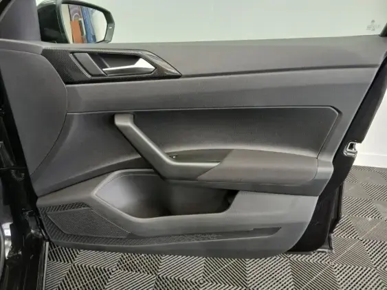 VOLKSWAGEN POLO VI - voiture d'occasion - Photo 17