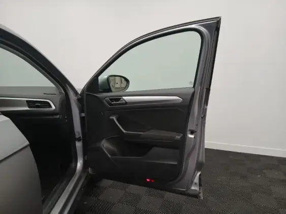 VOLKSWAGEN T-ROC - voiture d'occasion - Photo 19