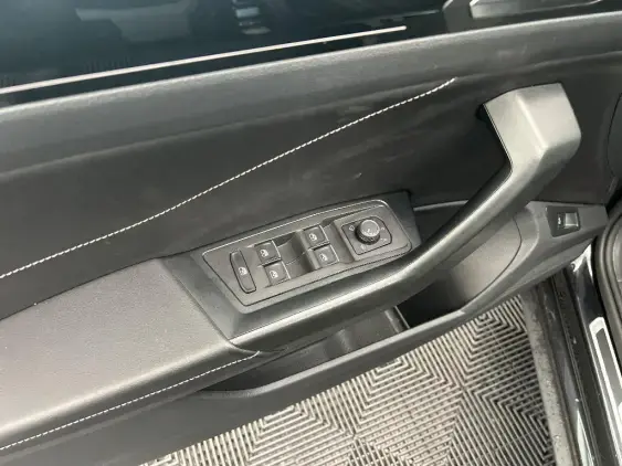 VOLKSWAGEN T-ROC - voiture d'occasion - Photo 19