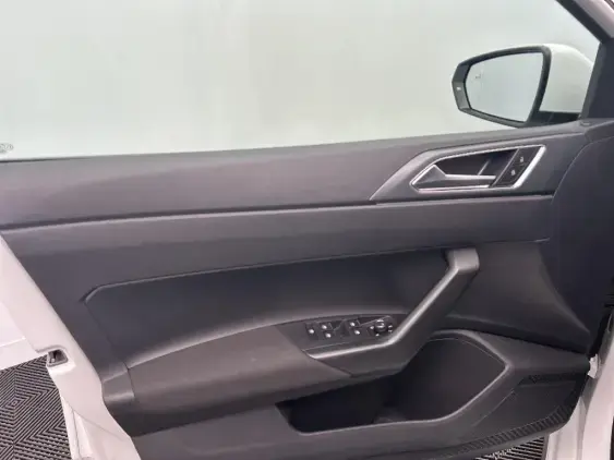 VOLKSWAGEN POLO VI - voiture d'occasion - Photo 19