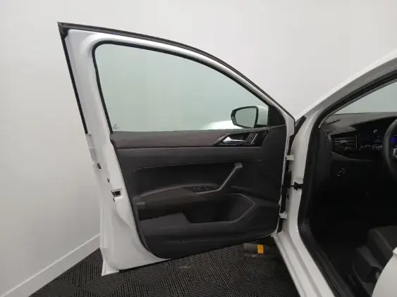 VOLKSWAGEN POLO VI - voiture d'occasion - Photo 17