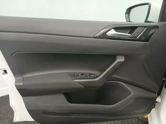 VOLKSWAGEN POLO VI - voiture d'occasion - Photo 17