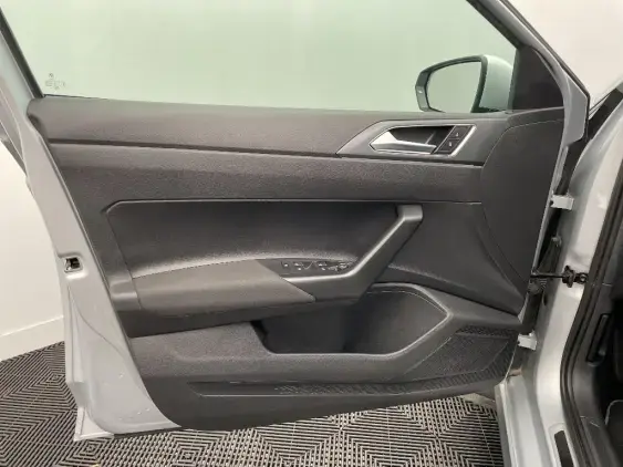 VOLKSWAGEN POLO VI - voiture d'occasion - Photo 17