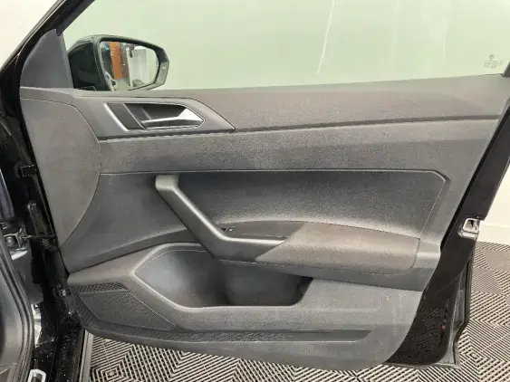 VOLKSWAGEN POLO VI - voiture d'occasion - Photo 16