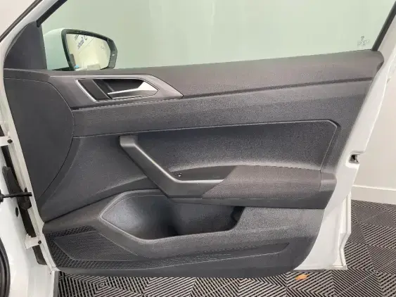 VOLKSWAGEN POLO VI - voiture d'occasion - Photo 17