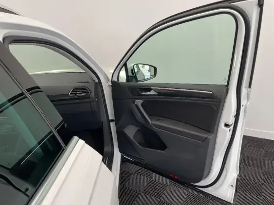 VOLKSWAGEN TIGUAN II - voiture d'occasion - Photo 18