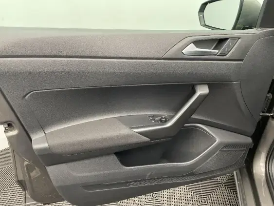 VOLKSWAGEN POLO VI - voiture d'occasion - Photo 14