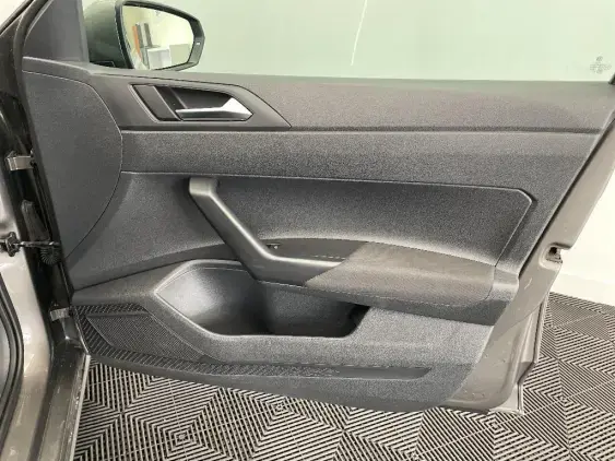 VOLKSWAGEN POLO VI - voiture d'occasion - Photo 15