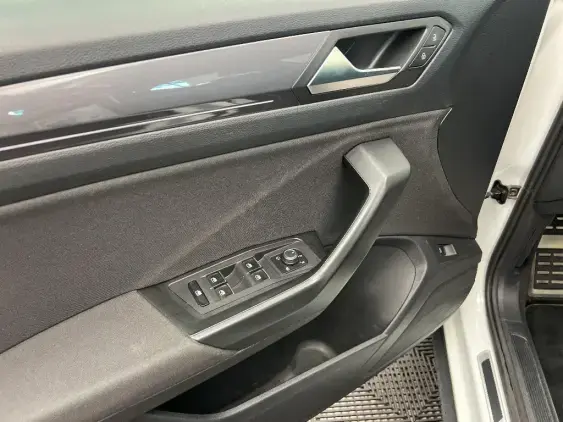 VOLKSWAGEN T-ROC - voiture d'occasion - Photo 17
