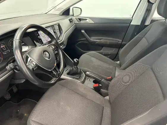 VOLKSWAGEN POLO VI - voiture d'occasion - Photo 17