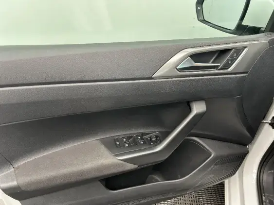 VOLKSWAGEN POLO VI - voiture d'occasion - Photo 18