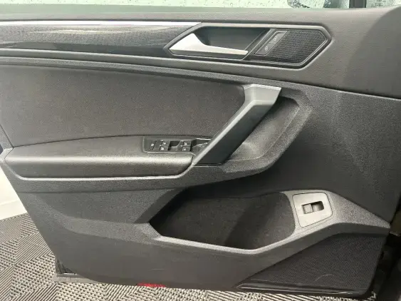 VOLKSWAGEN TIGUAN II - voiture d'occasion - Photo 17