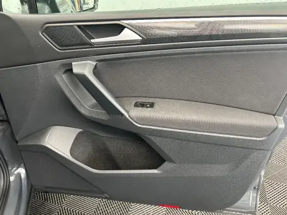VOLKSWAGEN TIGUAN II - voiture d'occasion - Photo 19