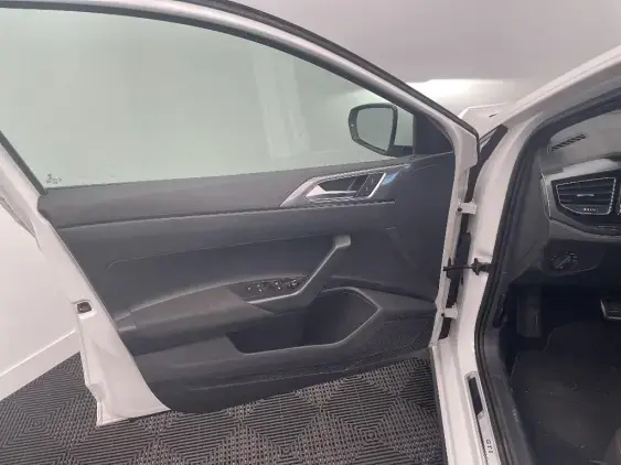 VOLKSWAGEN POLO VI - voiture d'occasion - Photo 16