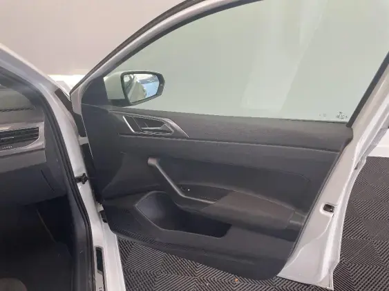 VOLKSWAGEN POLO VI - voiture d'occasion - Photo 17