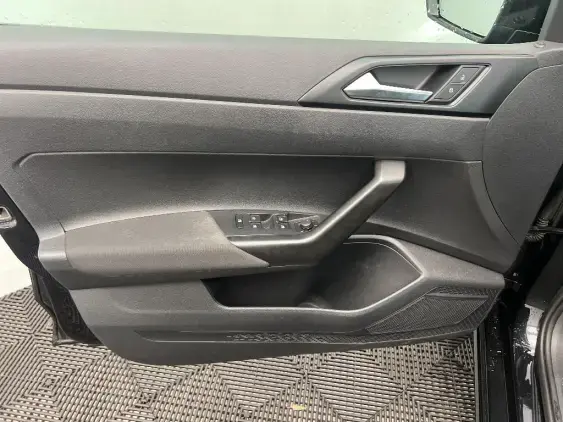 VOLKSWAGEN POLO VI - voiture d'occasion - Photo 17