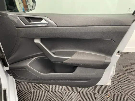 VOLKSWAGEN POLO VI - voiture d'occasion - Photo 17