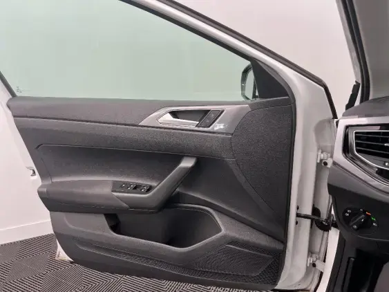 VOLKSWAGEN POLO VI - voiture d'occasion - Photo 18