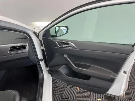 VOLKSWAGEN POLO VI - voiture d'occasion - Photo 19