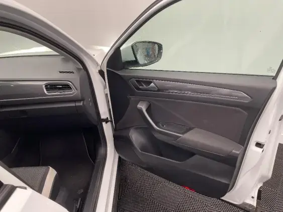 VOLKSWAGEN T-ROC - voiture d'occasion - Photo 19